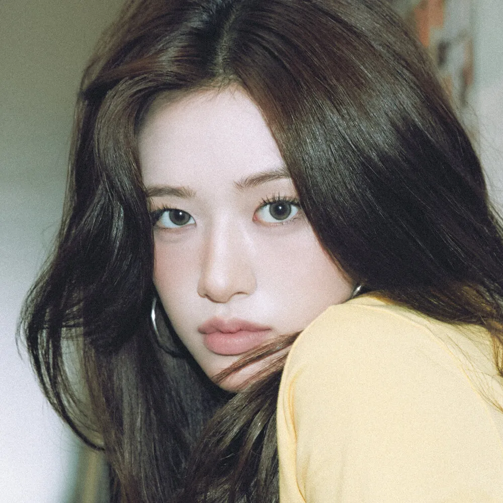 An Yujin (IVE) official profile portrait