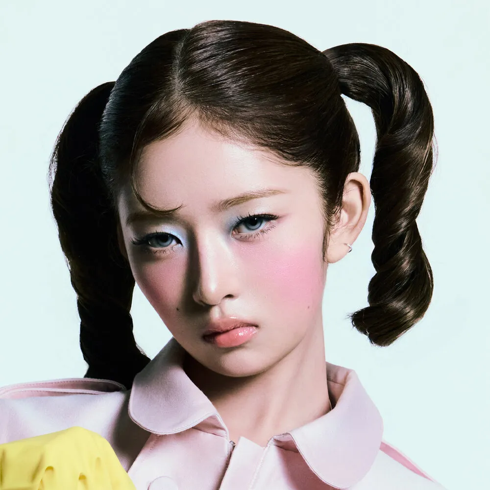 Rei (IVE) official profile portrait