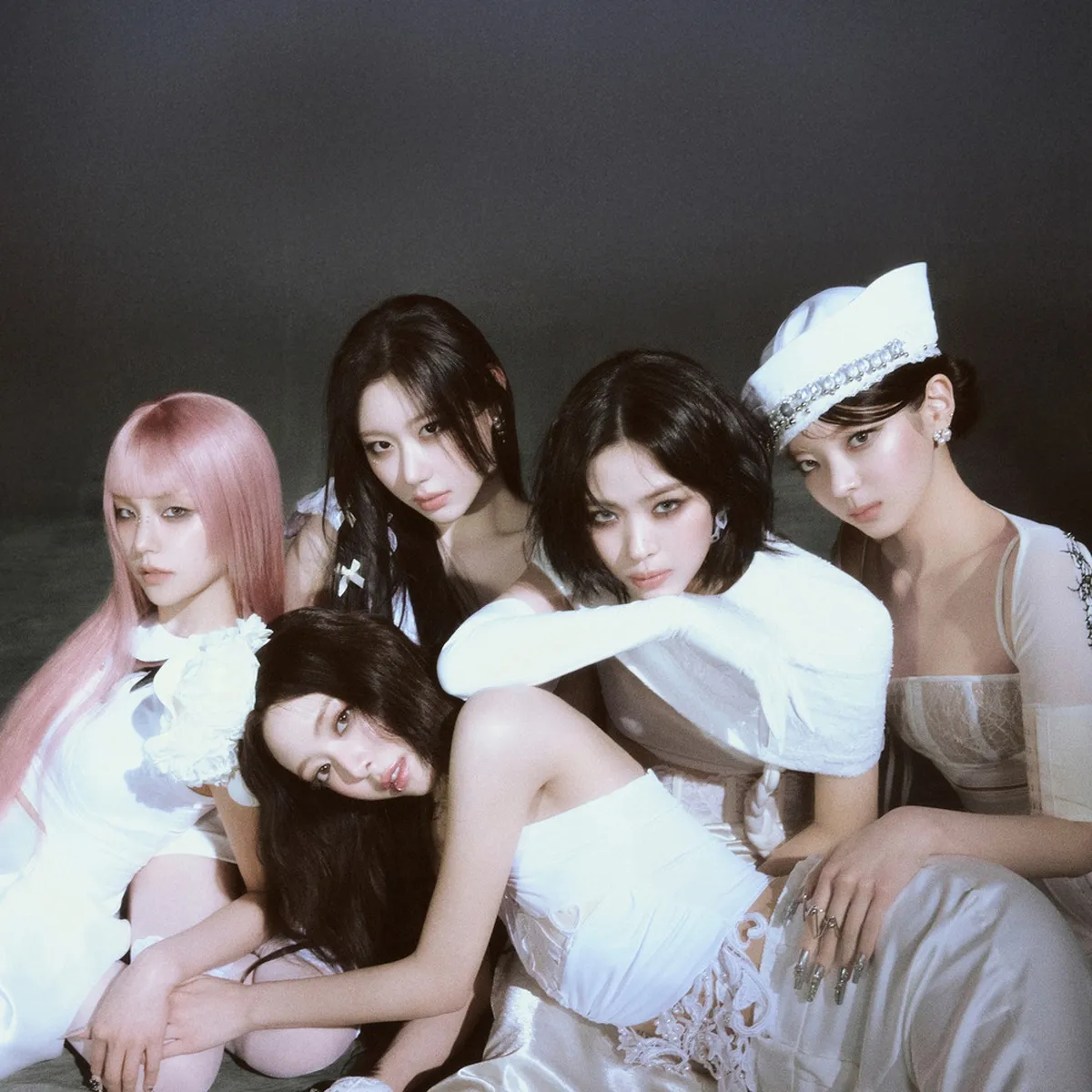 ITZY (있지) official profile photograph